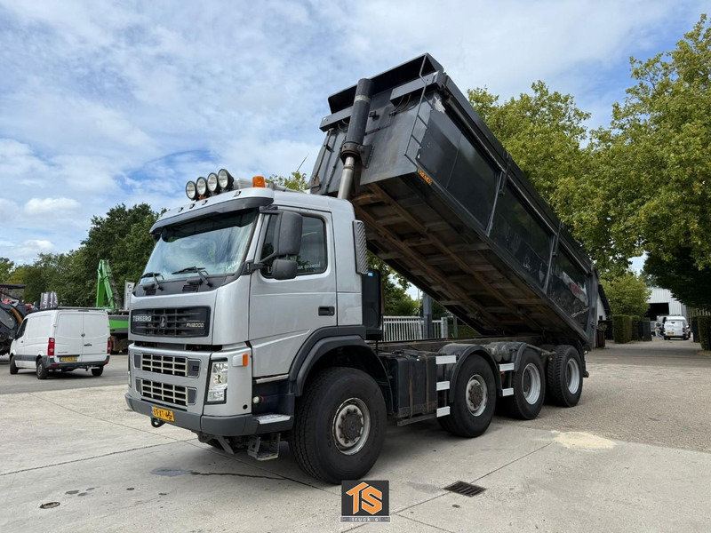 Terberg FM2000-T 8X8 - EURO 5 - AUTOMATIC - KIPPER/TIPPER - NL TRUCK - ISOLATED HARDOX - TOP! - Camión volquete: foto 1 Terberg FM2000-T 8X8 - EURO 5 - AUTOMATIC - KIPPER/TIPPER - NL TRUCK - ISOLATED HARDOX - TOP! - Camión volquete: foto 1