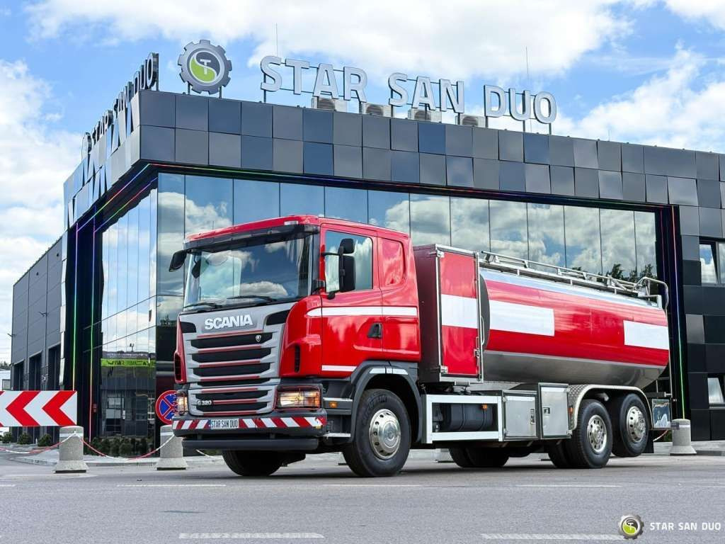 Scania D 320 FIRE BRIGADE Tank 12,000 Litres - Camión: foto 1 Scania D 320 FIRE BRIGADE Tank 12,000 Litres - Camión: foto 1