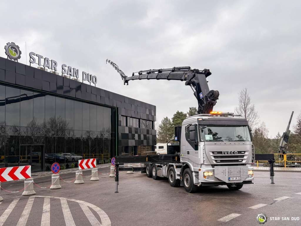 Iveco STRALIS AS320S50Y 8x2 HMF 8520-0K6 FLY JIB Winc - Camión grúa: foto 1 Iveco STRALIS AS320S50Y 8x2 HMF 8520-0K6 FLY JIB Winc - Camión grúa: foto 1