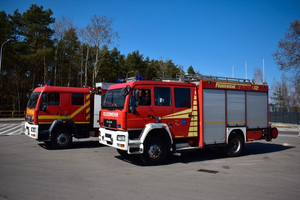 MAN 4x4 Firetruck Feuerwehr DOKA Expedition Camper - Camión de bomberos: foto 1 MAN 4x4 Firetruck Feuerwehr DOKA Expedition Camper - Camión de bomberos: foto 1