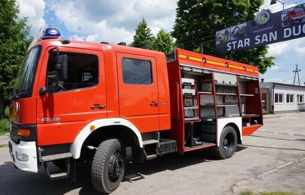 Mercedes-Benz 4x4 ATEGO 1225 Firebrigade Feuerwehr - Camión de bomberos: foto 2 Mercedes-Benz 4x4 ATEGO 1225 Firebrigade Feuerwehr - Camión de bomberos: foto 2