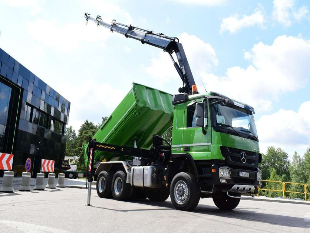 Mercedes-Benz ACTROS 3346 6x6 HIAB 244EP-4 Crane Kipper - Camión grúa: foto 2 Mercedes-Benz ACTROS 3346 6x6 HIAB 244EP-4 Crane Kipper - Camión grúa: foto 2