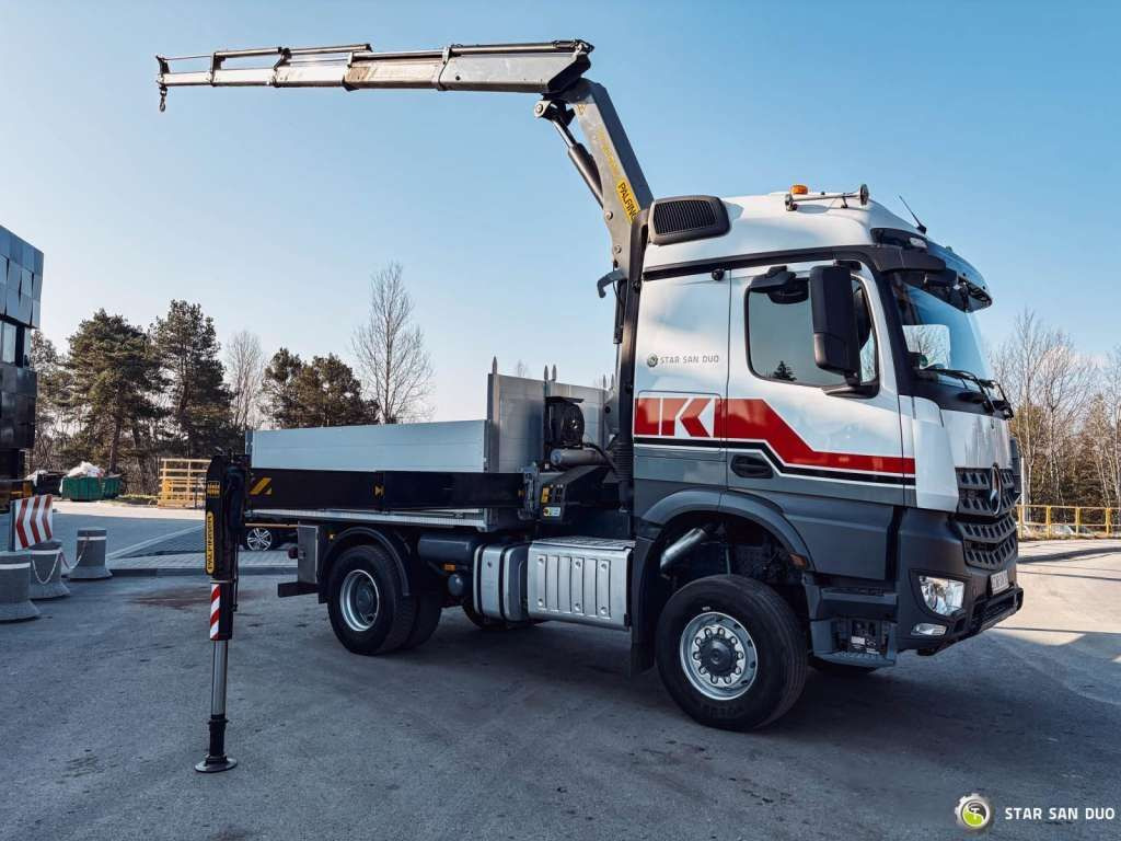 Mercedes-Benz AROCS 1851 4x4 PALFINGER PK 20002 Crane Kran - Camión grúa: foto 3 Mercedes-Benz AROCS 1851 4x4 PALFINGER PK 20002 Crane Kran - Camión grúa: foto 3