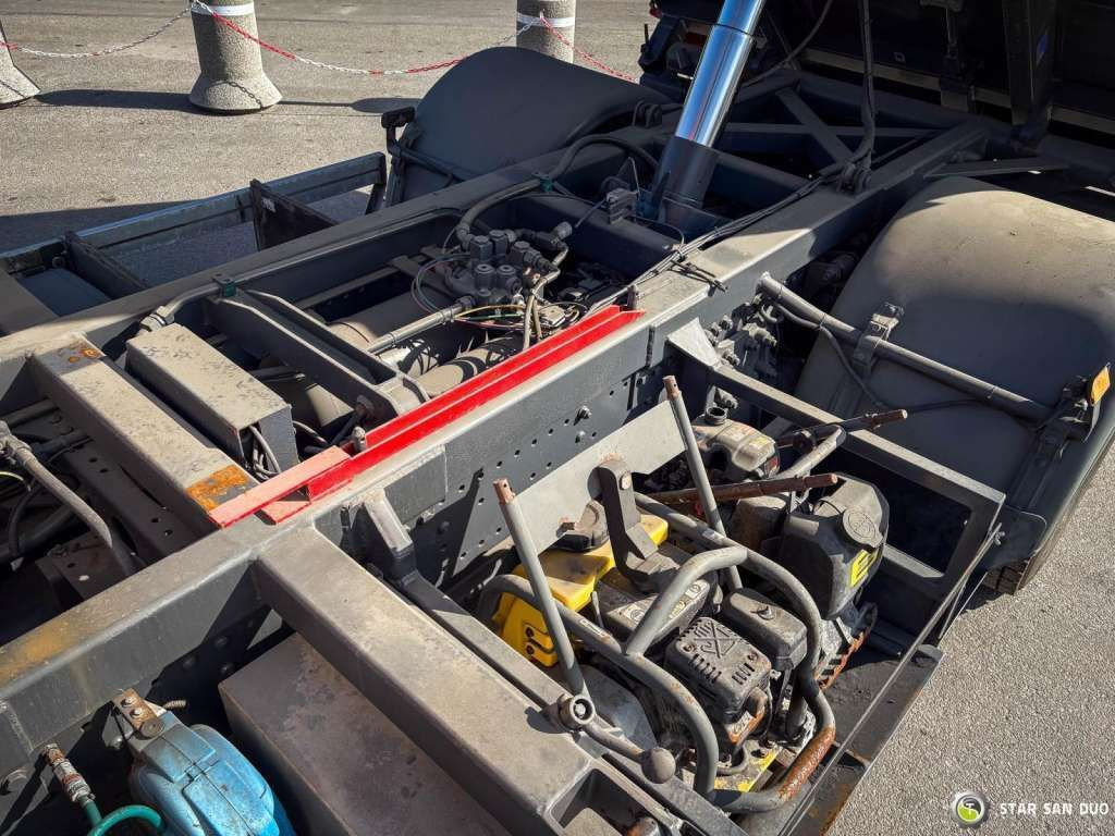 Leasing de  Mercedes-Benz  AXOR 1824 4x2 HMF 975 HDS Crane  Rotator Kipper Mercedes-Benz  AXOR 1824 4x2 HMF 975 HDS Crane  Rotator Kipper: foto 22