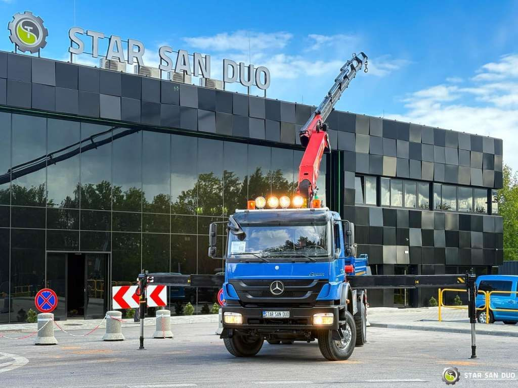 Mercedes-Benz AXOR 1833 4x4 Palfinger PK 22002 EH Crane Winch - Camión grúa: foto 3 Mercedes-Benz AXOR 1833 4x4 Palfinger PK 22002 EH Crane Winch - Camión grúa: foto 3