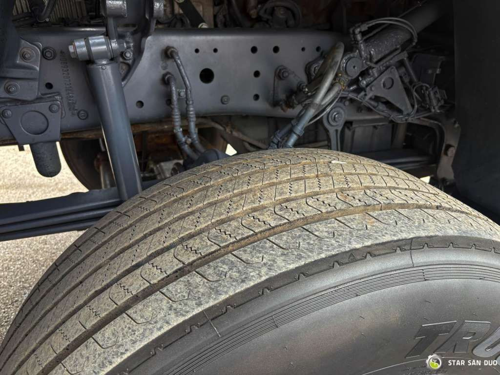 Leasing de  Mercedes-Benz  Actros 1841 AK 4x4 Hiab 288E-7 Crane Kipper Mercedes-Benz  Actros 1841 AK 4x4 Hiab 288E-7 Crane Kipper: foto 24