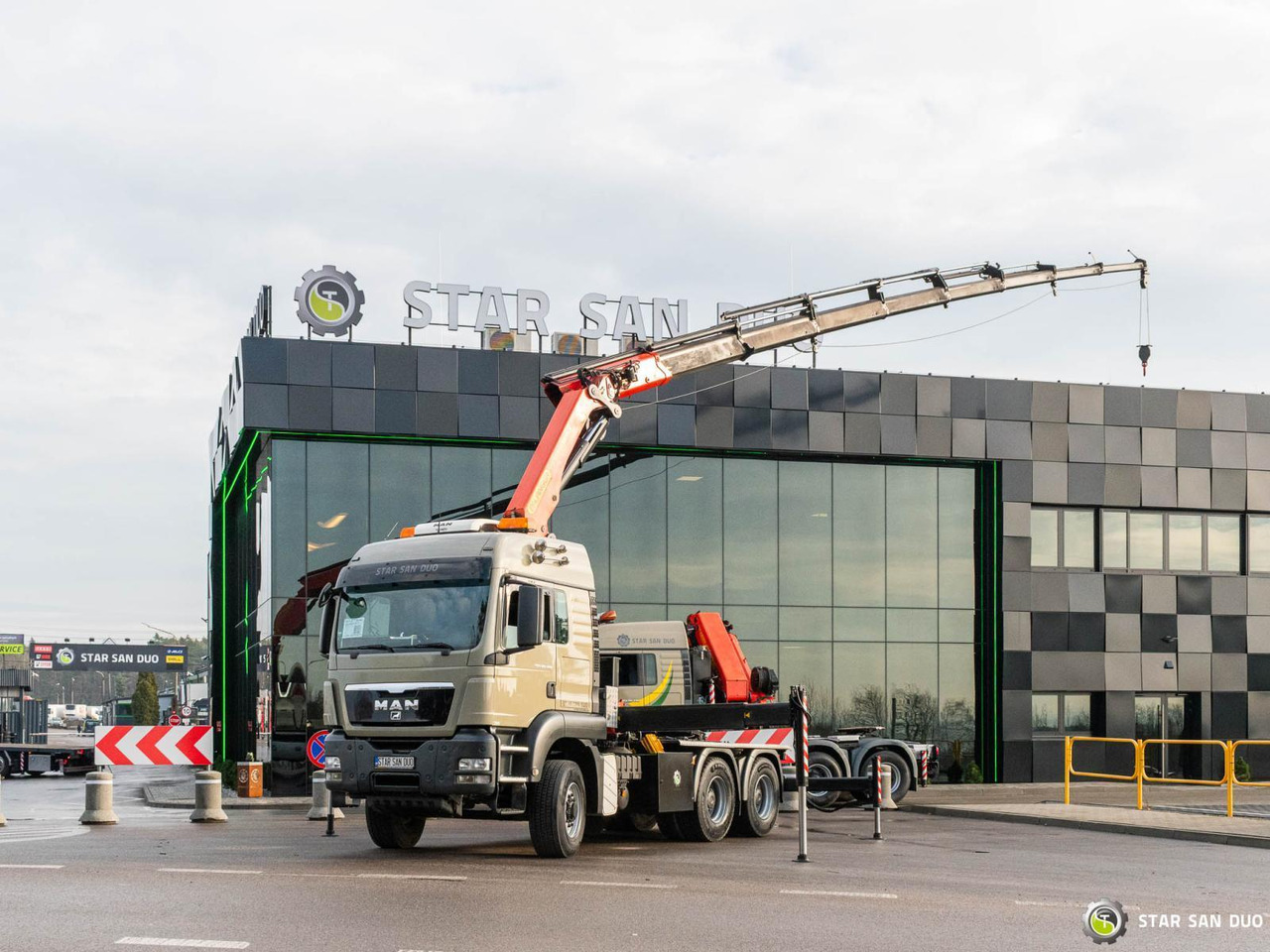 - Camión grúa: foto 1 - Camión grúa: foto 1