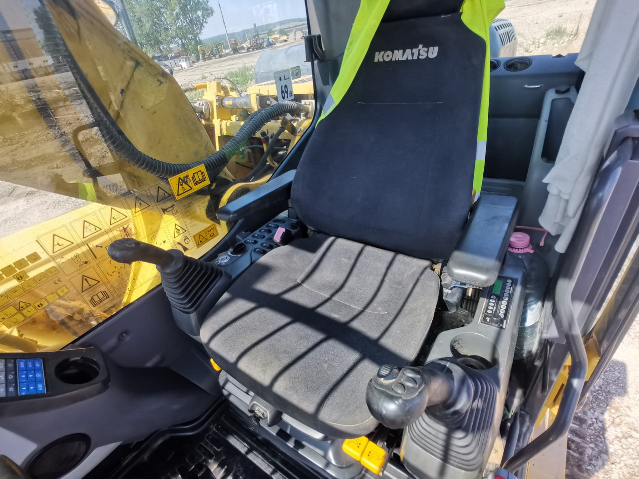 Excavadora KOMATSU PC210 LC - 8: foto 13