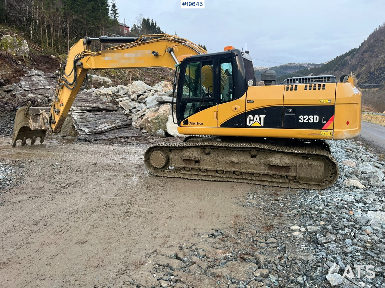 Caterpillar 323D - Excavadora: foto 1 Caterpillar 323D - Excavadora: foto 1