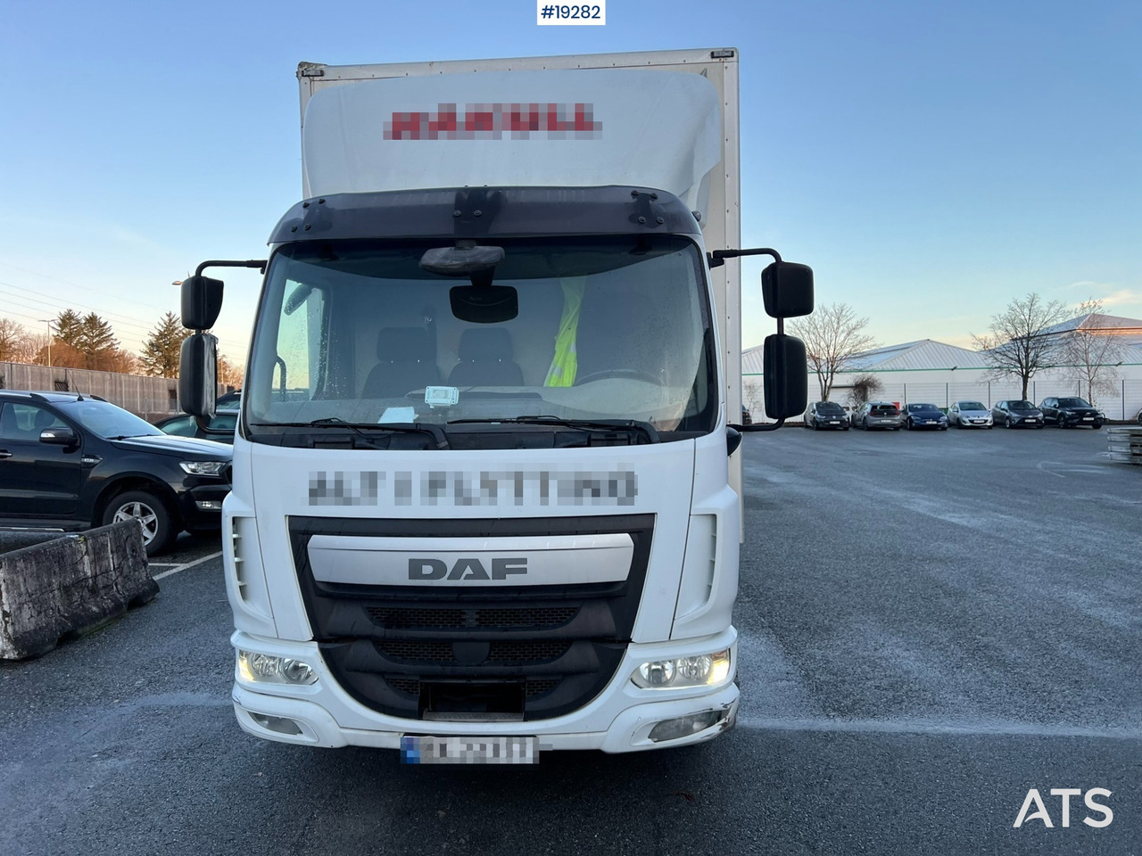 DAF LF 180 - Camión caja cerrada: foto 2 DAF LF 180 - Camión caja cerrada: foto 2