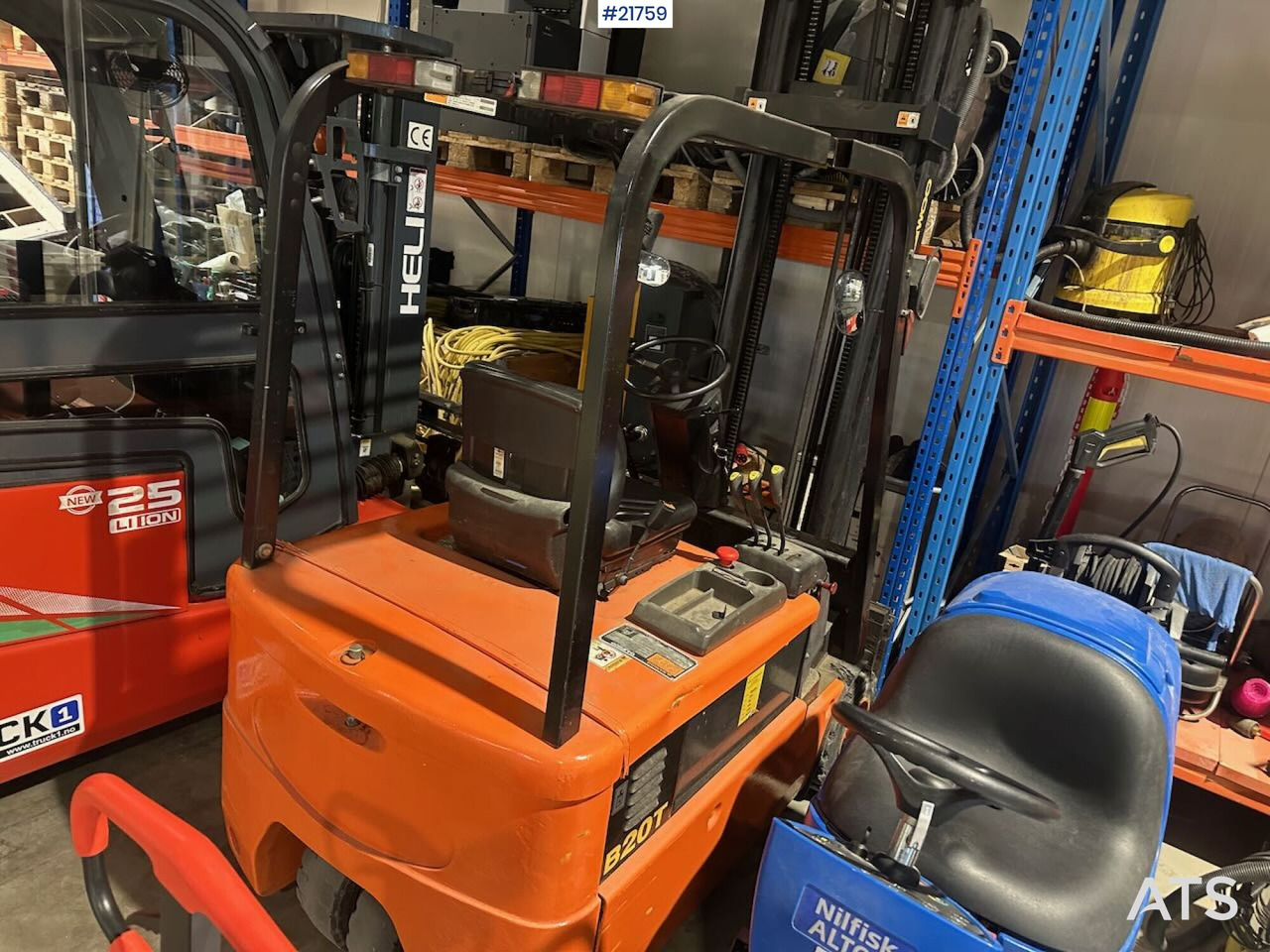 Daewoo B20T truck m/ 4,5 m løftehøyde - Semirremolque góndola rebajadas: foto 1 Daewoo B20T truck m/ 4,5 m løftehøyde - Semirremolque góndola rebajadas: foto 1