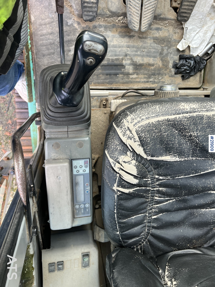 Excavadora de cadenas Kobelco sk135SRLC m/ pusseskuffe og graveskuffe: foto 23