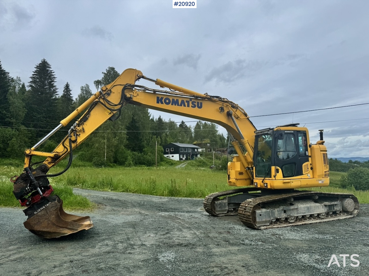 Komatsu PC229USLC-11 - Excavadora de cadenas: foto 2 Komatsu PC229USLC-11 - Excavadora de cadenas: foto 2