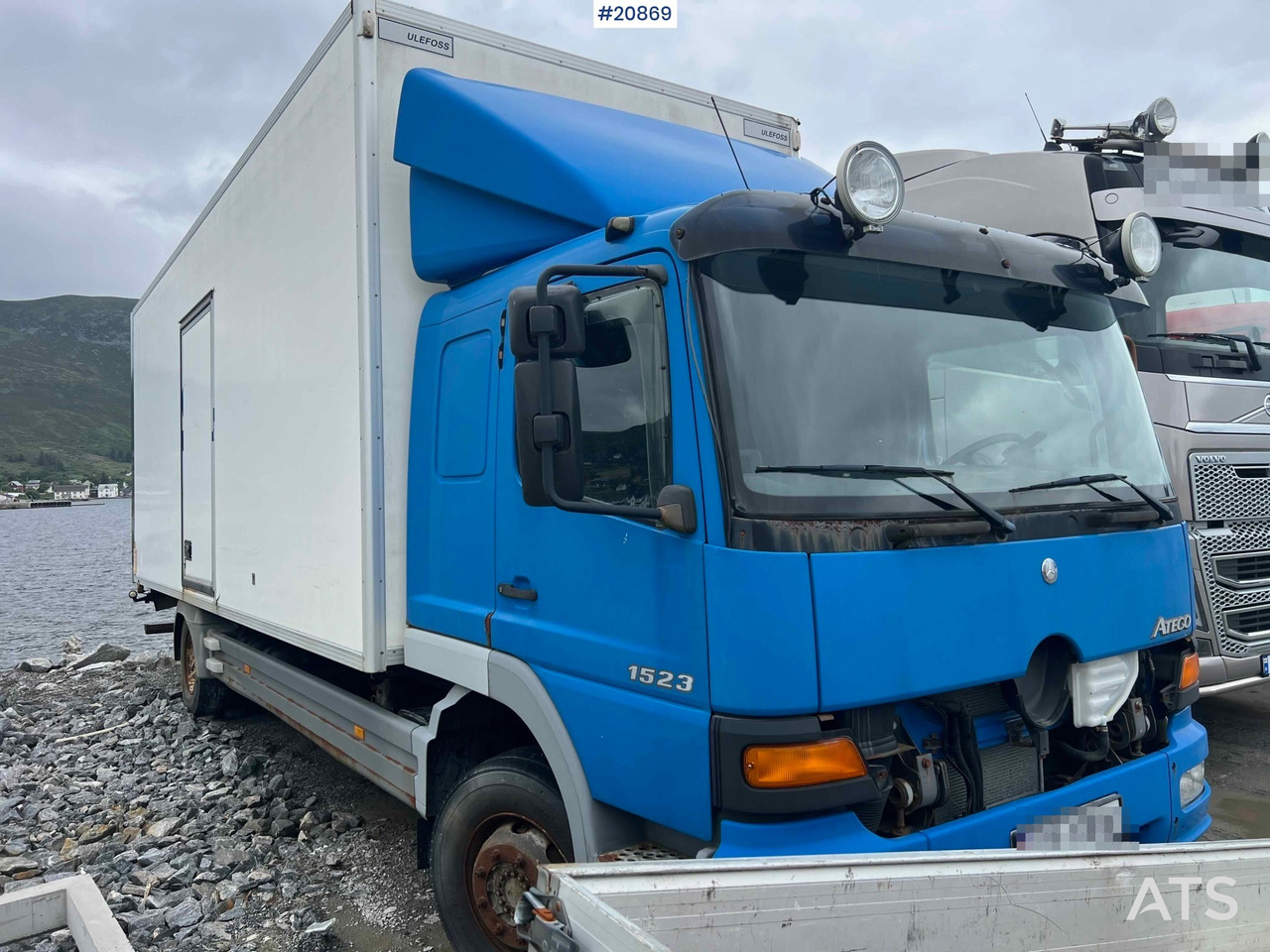 Mercedes 1523 4x2 skapbil m/ full sideåpning og lift Rep.objekt - Camión caja cerrada: foto 4 Mercedes 1523 4x2 skapbil m/ full sideåpning og lift Rep.objekt - Camión caja cerrada: foto 4