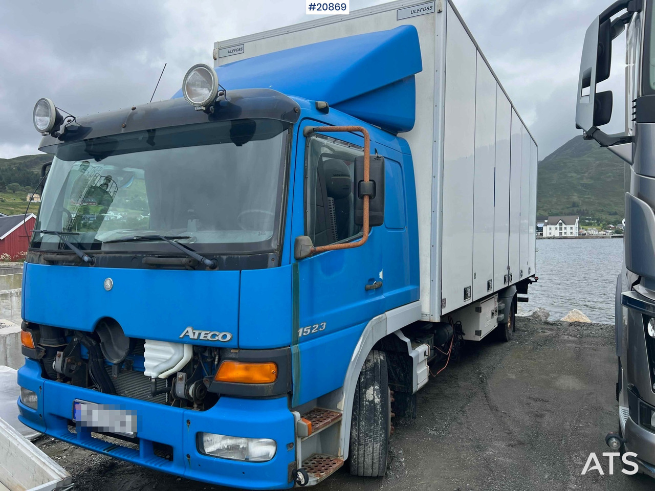 Mercedes 1523 - Camión caja cerrada: foto 1 Mercedes 1523 - Camión caja cerrada: foto 1