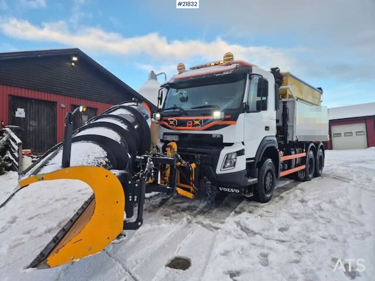 Volvo 2019 Volvo FMX 6x6 brøyterigget tippbil m/ 9,5 t/m kran, 2 sett dekk og lettkasse - Camión volquete: foto 3 Volvo 2019 Volvo FMX 6x6 brøyterigget tippbil m/ 9,5 t/m kran, 2 sett dekk og lettkasse - Camión volquete: foto 3