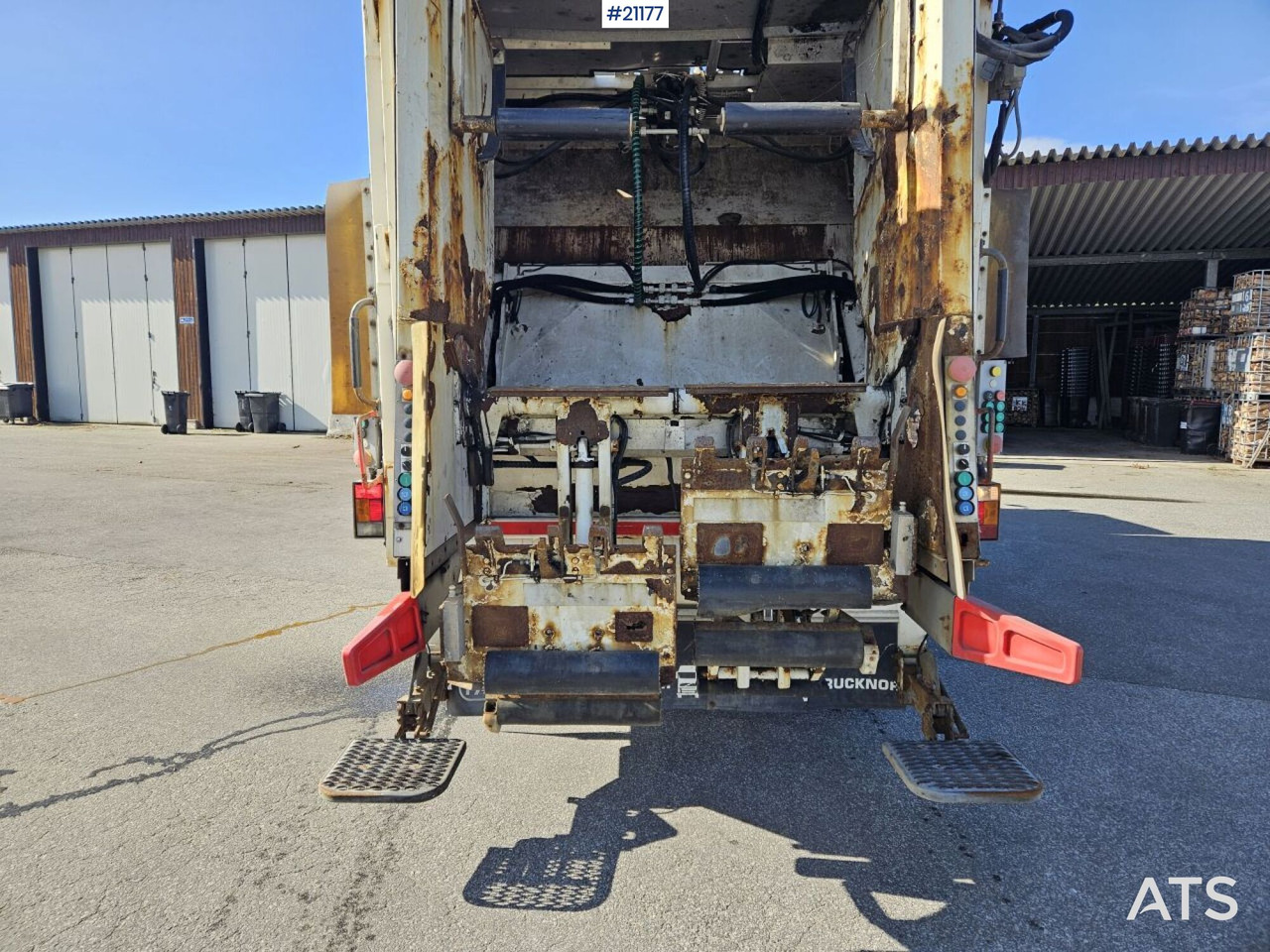 Volvo FM370 6x2 1-kammer komprimatorbil med Zoeller påbygg - Camión de basura: foto 4 Volvo FM370 6x2 1-kammer komprimatorbil med Zoeller påbygg - Camión de basura: foto 4