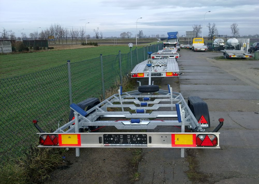 Boro PRZYCZEPA POD ŁÓDŹ! 7,30M! - Remolque para barco: foto 3 Boro PRZYCZEPA POD ŁÓDŹ! 7,30M! - Remolque para barco: foto 3