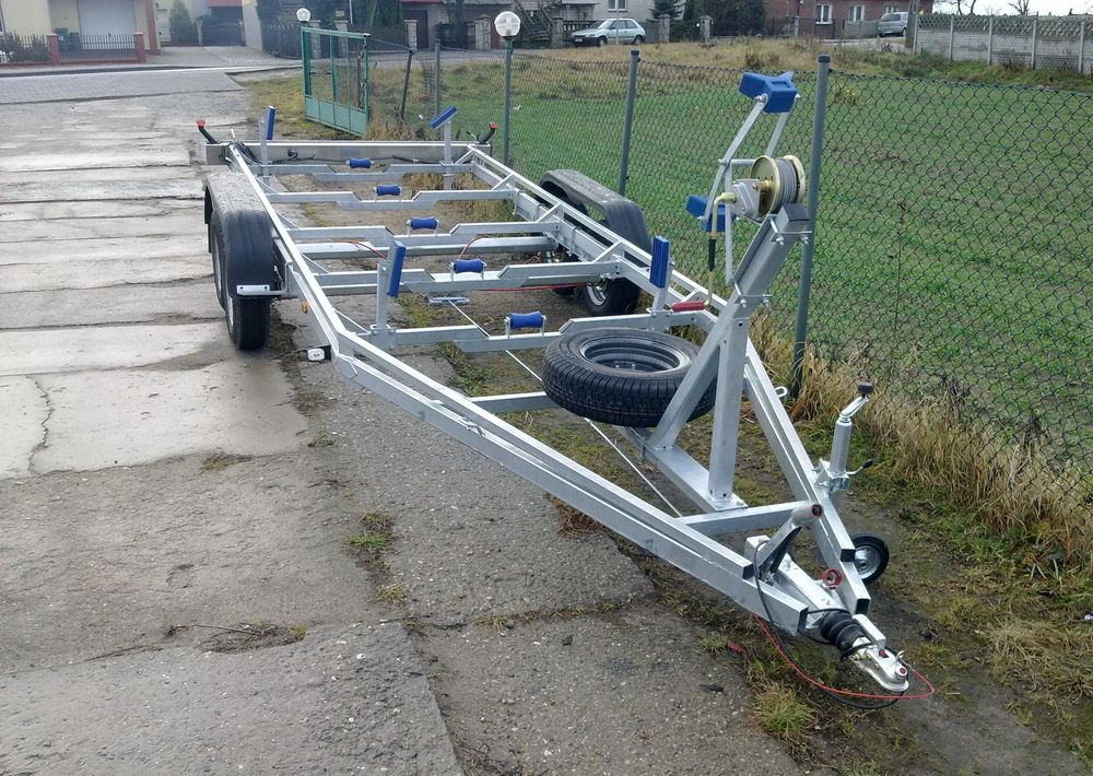 Boro PRZYCZEPA POD ŁÓDŹ! 7,30M! - Remolque para barco: foto 1 Boro PRZYCZEPA POD ŁÓDŹ! 7,30M! - Remolque para barco: foto 1
