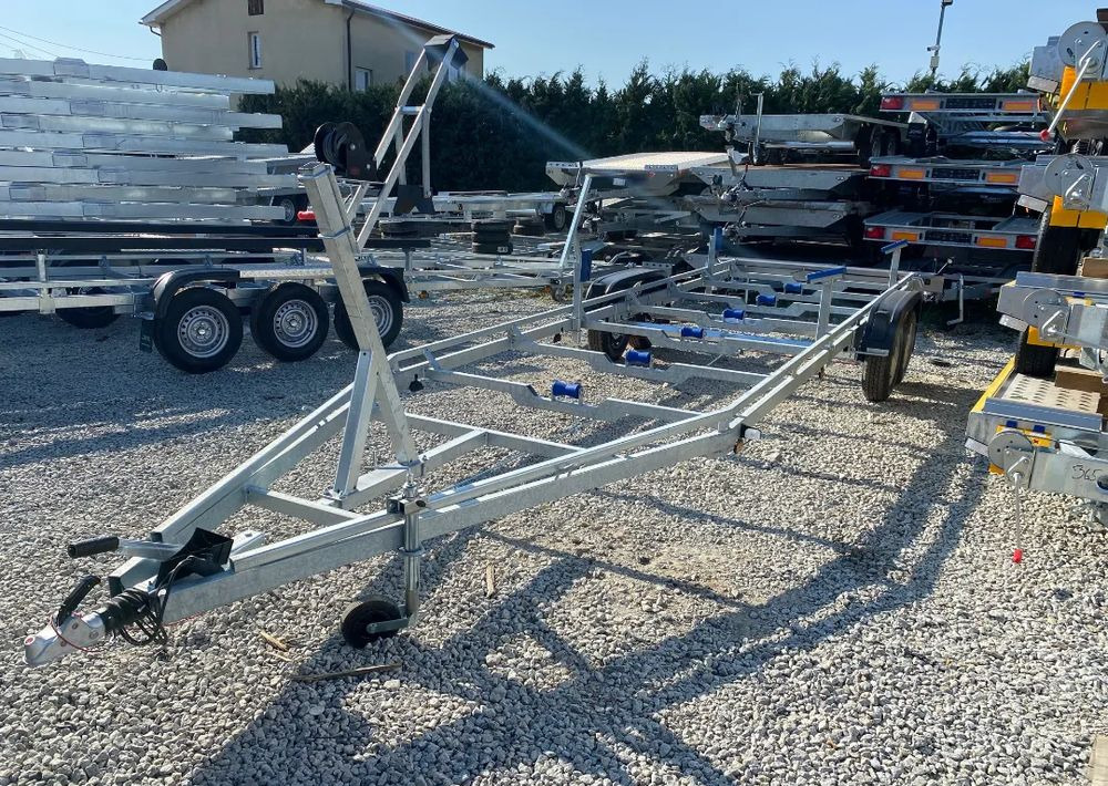 Boro Przyczepa pod ŁÓDŹ! 8,20M! - Remolque para barco: foto 2 Boro Przyczepa pod ŁÓDŹ! 8,20M! - Remolque para barco: foto 2