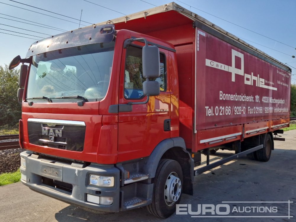 2011 MAN TGM 15.250 - Camión caja cerrada: foto 1 2011 MAN TGM 15.250 - Camión caja cerrada: foto 1