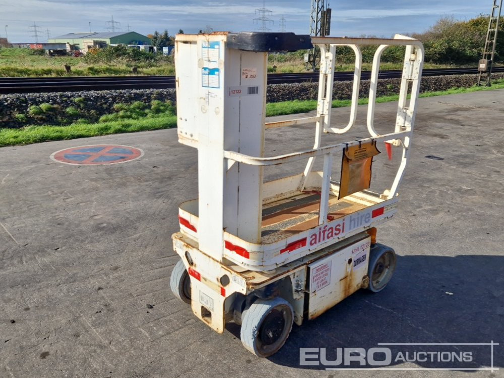 2013 JLG 1230ES - Plataforma de mástil vertical: foto 1 2013 JLG 1230ES - Plataforma de mástil vertical: foto 1