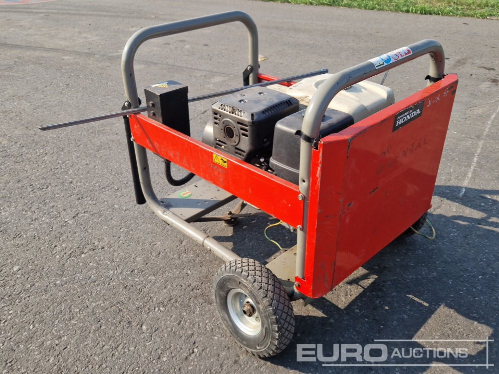 2013 SDMO HX6000 - Generador industriale: foto 2 2013 SDMO HX6000 - Generador industriale: foto 2