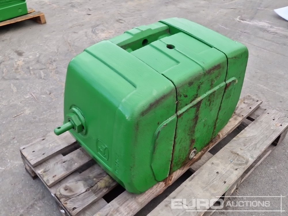 2025 John Deere 900 kg Cast Iron Block Weight. Can be Mounted on the Front Weight Carrier, Front Hitch or Rear Hitch - Maquinaria agrícola: foto 4 2025 John Deere 900 kg Cast Iron Block Weight. Can be Mounted on the Front Weight Carrier, Front Hitch or Rear Hitch - Maquinaria agrícola: foto 4