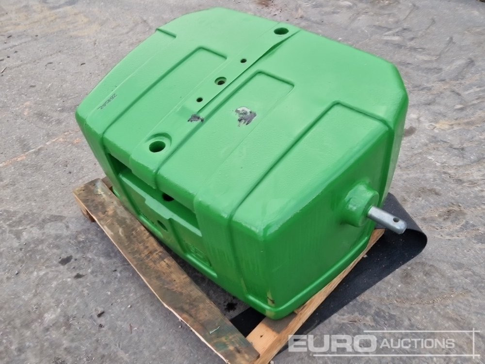 2025 John Deere 900 kg Cast Iron Block Weight. Can be Mounted on the Front Weight Carrier, Front Hitch or Rear Hitch - Maquinaria agrícola: foto 1 2025 John Deere 900 kg Cast Iron Block Weight. Can be Mounted on the Front Weight Carrier, Front Hitch or Rear Hitch - Maquinaria agrícola: foto 1