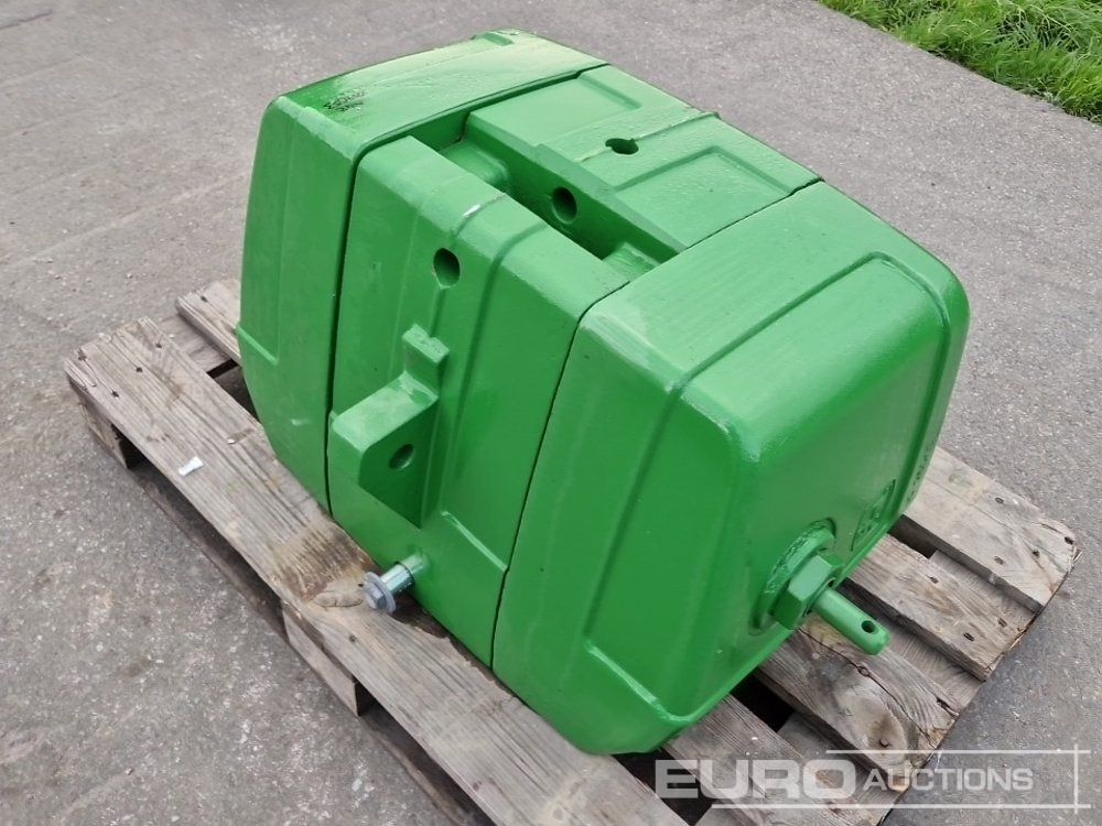 2025 John Deere 900 kg Cast Iron Block Weight. Can be Mounted on the Front Weight Carrier, Front Hitch or Rear Hitch - Maquinaria agrícola: foto 3 2025 John Deere 900 kg Cast Iron Block Weight. Can be Mounted on the Front Weight Carrier, Front Hitch or Rear Hitch - Maquinaria agrícola: foto 3