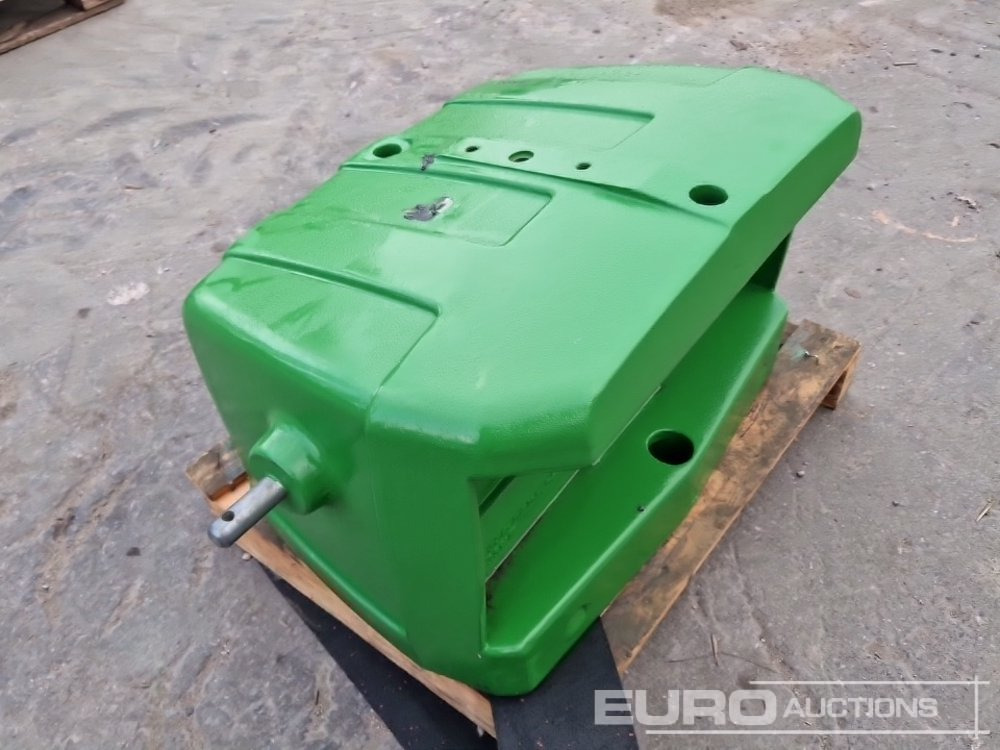2025 John Deere 900 kg Cast Iron Block Weight. Can be Mounted on the Front Weight Carrier, Front Hitch or Rear Hitch - Maquinaria agrícola: foto 2 2025 John Deere 900 kg Cast Iron Block Weight. Can be Mounted on the Front Weight Carrier, Front Hitch or Rear Hitch - Maquinaria agrícola: foto 2