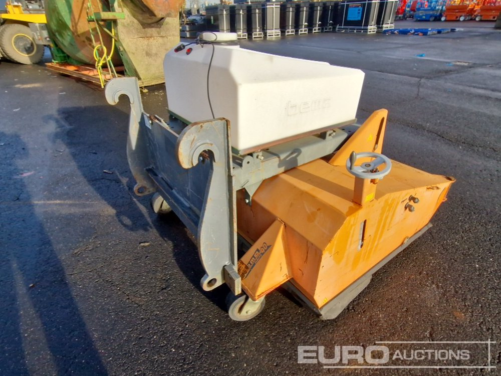 Sweeper to suit Wheeled Loader - Maquinaria agrícola: foto 3 Sweeper to suit Wheeled Loader - Maquinaria agrícola: foto 3