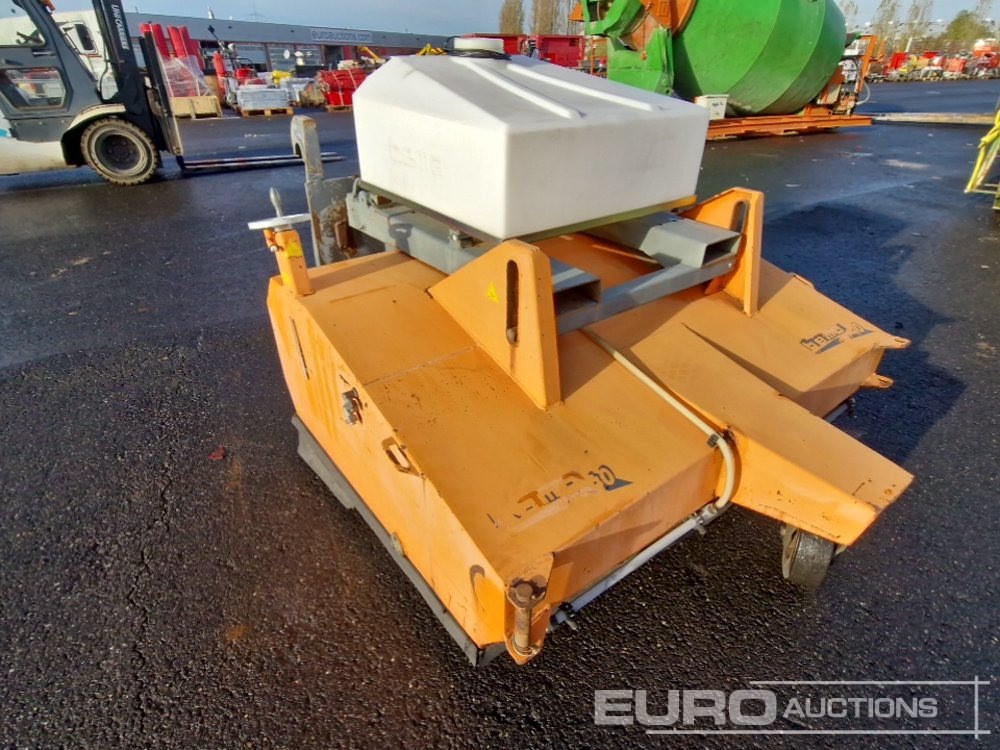 Sweeper to suit Wheeled Loader - Maquinaria agrícola: foto 4 Sweeper to suit Wheeled Loader - Maquinaria agrícola: foto 4