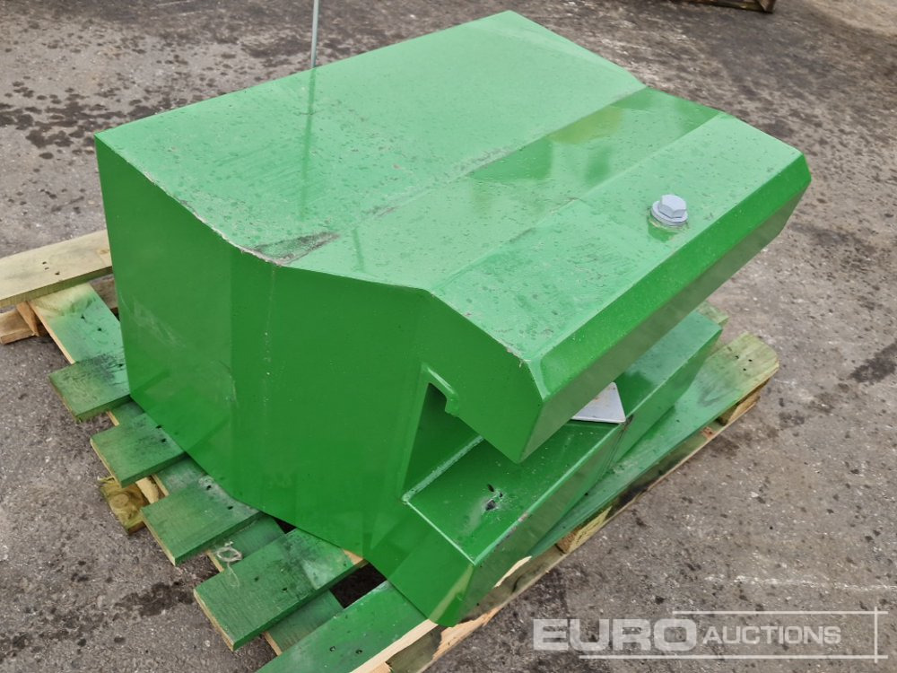 Unused 2025 John Deere 600kg Front Weights to suit John Deere Tractors, Metal Case with Towing Eye (Green) - Maquinaria agrícola: foto 2 Unused 2025 John Deere 600kg Front Weights to suit John Deere Tractors, Metal Case with Towing Eye (Green) - Maquinaria agrícola: foto 2