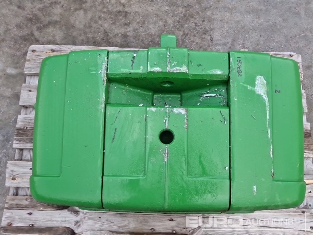 Unused 2025 John Deere 900 kg Cast Iron Block Weight. Can be Mounted on the Front Weight Carrier, Front Hitch or Rear Hitch - Maquinaria agrícola: foto 5 Unused 2025 John Deere 900 kg Cast Iron Block Weight. Can be Mounted on the Front Weight Carrier, Front Hitch or Rear Hitch - Maquinaria agrícola: foto 5