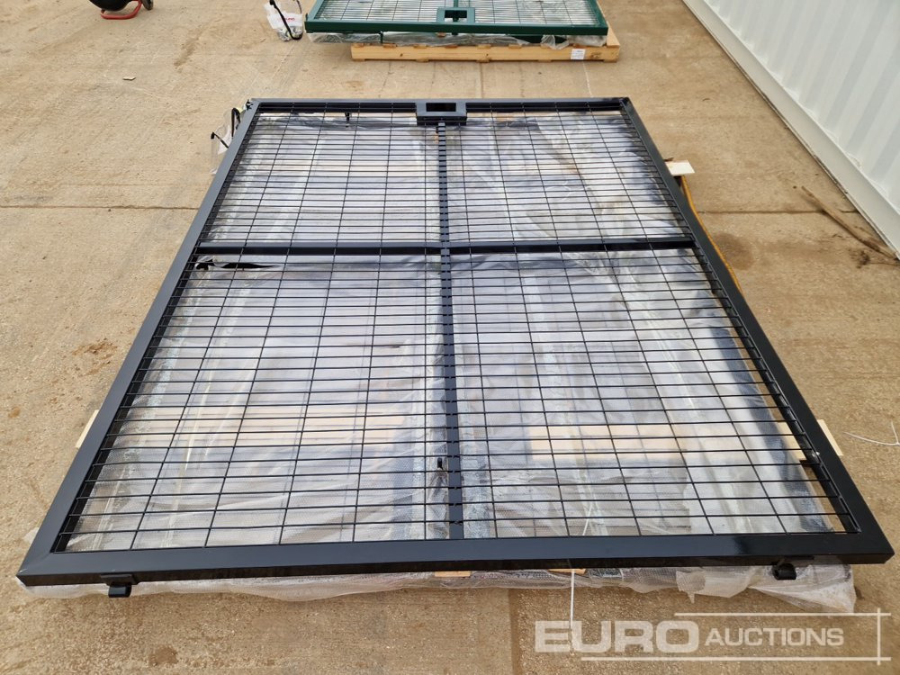 Unused 3m x 2.3m Heavy Duty Galvanized Powder Coated Gate (2 of), 100mm x 100mm Post (2 of), Assembly Kit (Black) - Maquinaria agrícola: foto 4 Unused 3m x 2.3m Heavy Duty Galvanized Powder Coated Gate (2 of), 100mm x 100mm Post (2 of), Assembly Kit (Black) - Maquinaria agrícola: foto 4