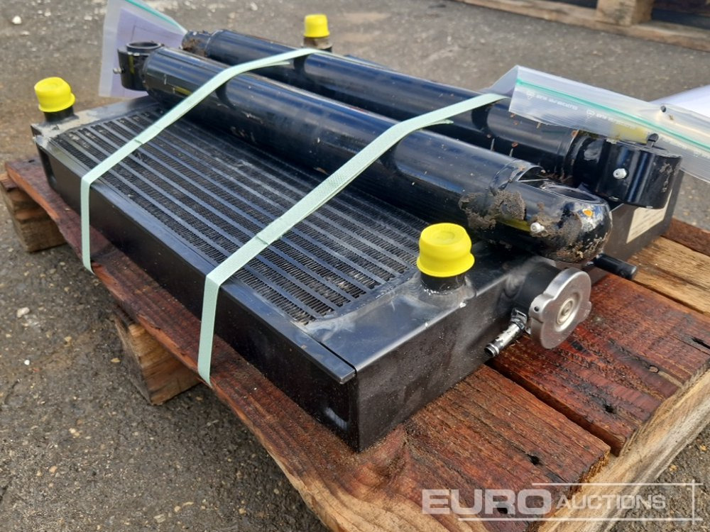 Cylinder (2 of) + Radiator to suit Thwaites MACH201 - Piezas de recambio: foto 5 Cylinder (2 of) + Radiator to suit Thwaites MACH201 - Piezas de recambio: foto 5