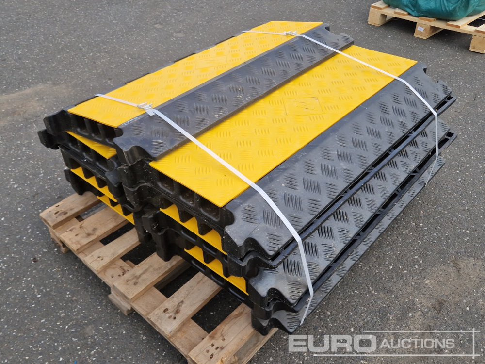 Unused Road Cable Protection, 3 Chanelns - Equipo de construcción: foto 3 Unused Road Cable Protection, 3 Chanelns - Equipo de construcción: foto 3