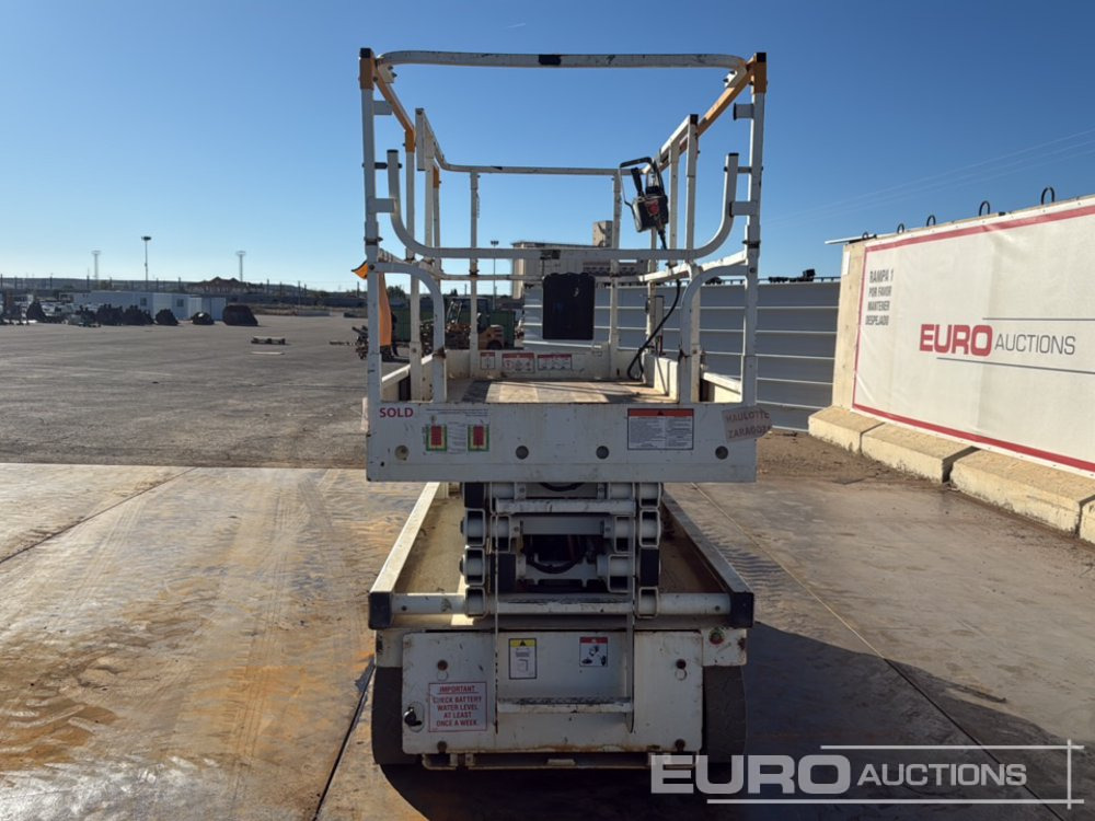 2014 Haulotte Compact 10 - Plataforma de tijeras: foto 4 2014 Haulotte Compact 10 - Plataforma de tijeras: foto 4