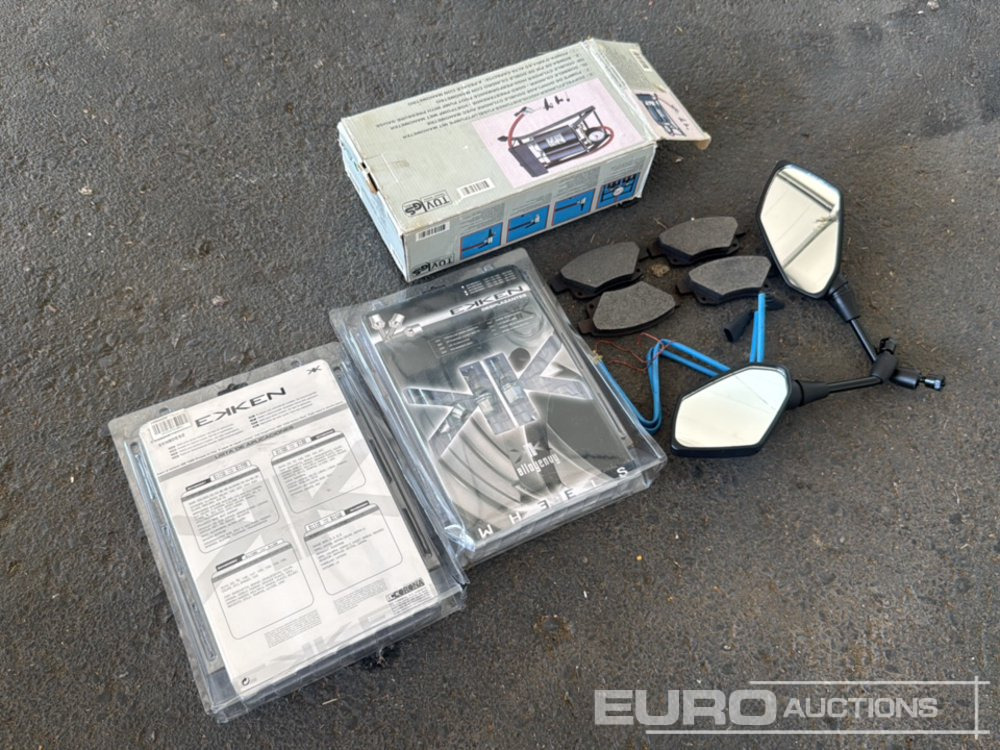 Set of Foot Pump, Brake Pads, Adjusting Taper Bolts (2 of), Motorbike Mirror - Equipo de construcción: foto 1 Set of Foot Pump, Brake Pads, Adjusting Taper Bolts (2 of), Motorbike Mirror - Equipo de construcción: foto 1
