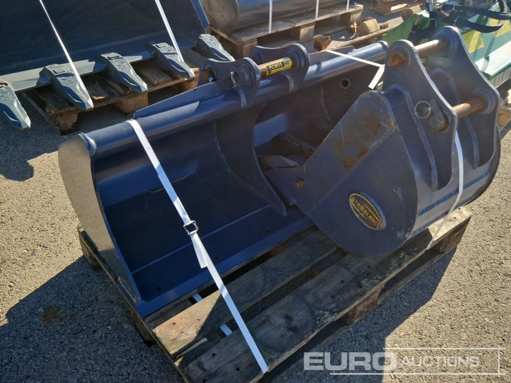 Set of PMC35 18' Digging Bucket (S/N 5017871008BD), PMC35 48' Cleaning Bucket (S/N 5033630023) - Cazo: foto 1 Set of PMC35 18' Digging Bucket (S/N 5017871008BD), PMC35 48' Cleaning Bucket (S/N 5033630023) - Cazo: foto 1