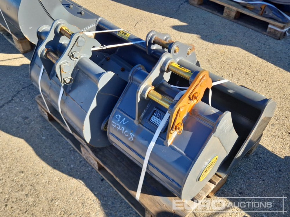 Strickland Set of U27 18' Clening Bucke (S/N 5031006042), U27 24' Cleaning Bucket (S/N 5030169083BD), U27 348D Cleaning Bucket (S/N 502450688) - Cazo: foto 3 Strickland Set of U27 18' Clening Bucke (S/N 5031006042), U27 24' Cleaning Bucket (S/N 5030169083BD), U27 348D Cleaning Bucket (S/N 502450688) - Cazo: foto 3