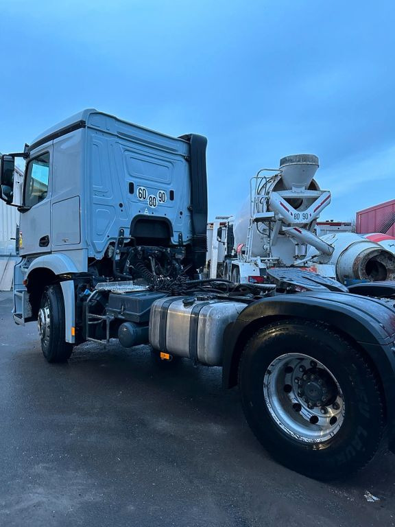 Mercedes-Benz Arocs 1843 - Cabeza tractora: foto 4 Mercedes-Benz Arocs 1843 - Cabeza tractora: foto 4