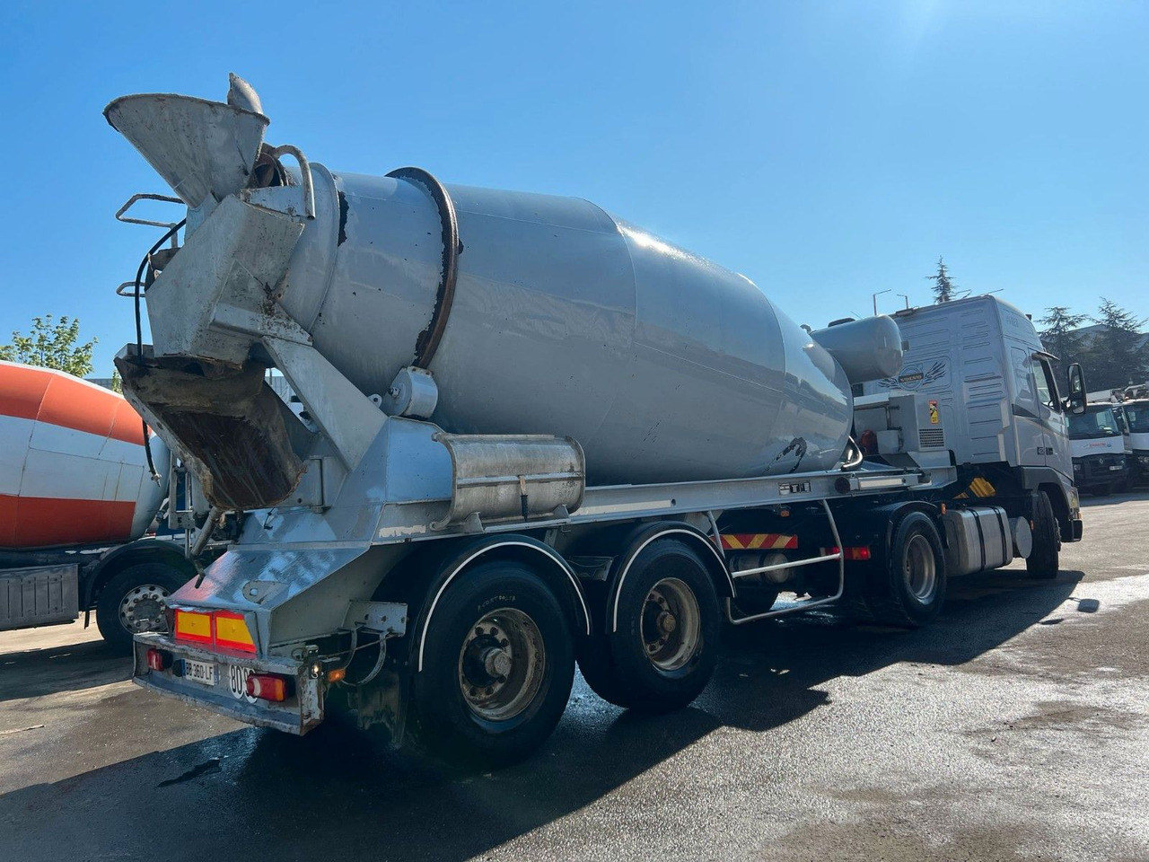 Liebherr Concrete semi trailer - Remolque: foto 3 Liebherr Concrete semi trailer - Remolque: foto 3