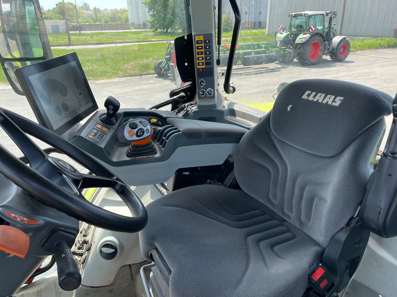 Tractor Claas Arion 660 C-matic: foto 6