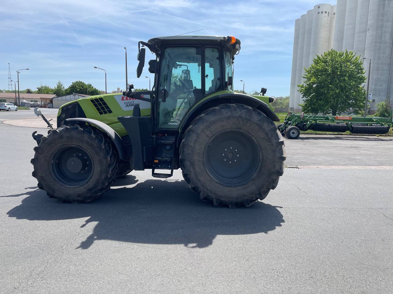 Claas Arion 660 C-matic - Tractor: foto 1 Claas Arion 660 C-matic - Tractor: foto 1
