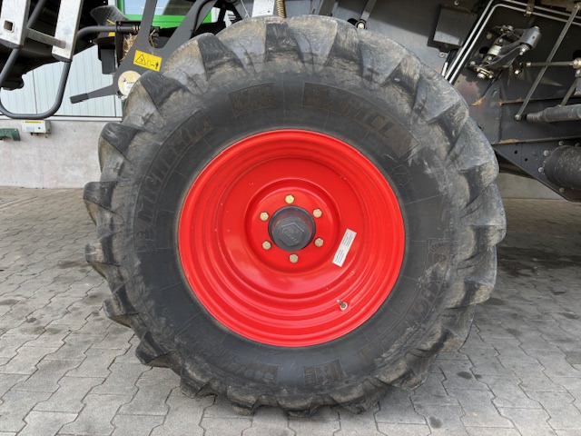 Cosechadora de granos Claas Tucano 320: foto 14