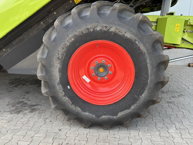 Cosechadora de granos Claas Tucano 320: foto 16