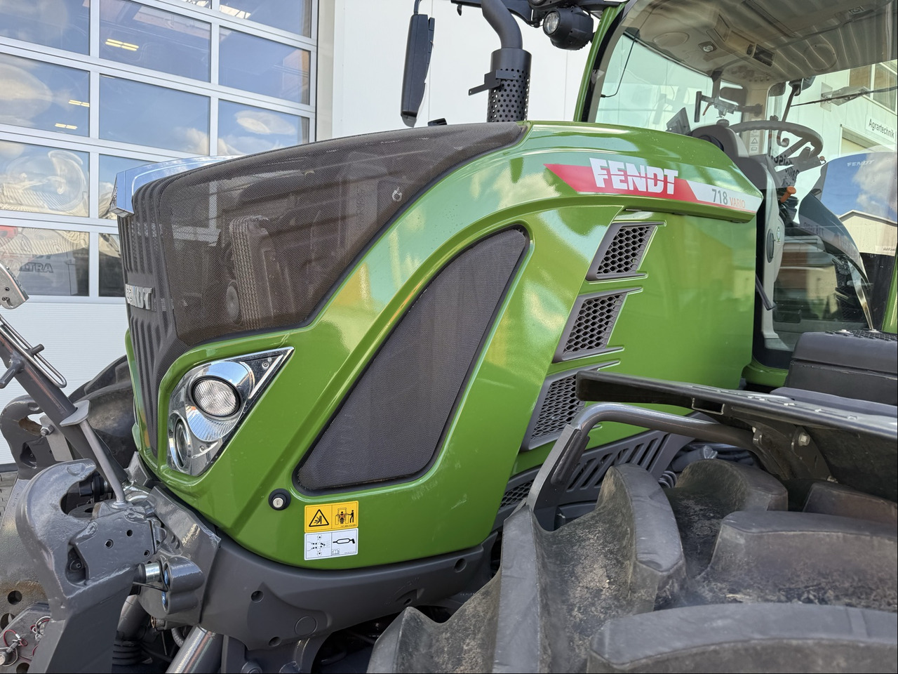 Fendt 718 Vario Gen6 ProfiPlus - Tractor: foto 4 Fendt 718 Vario Gen6 ProfiPlus - Tractor: foto 4