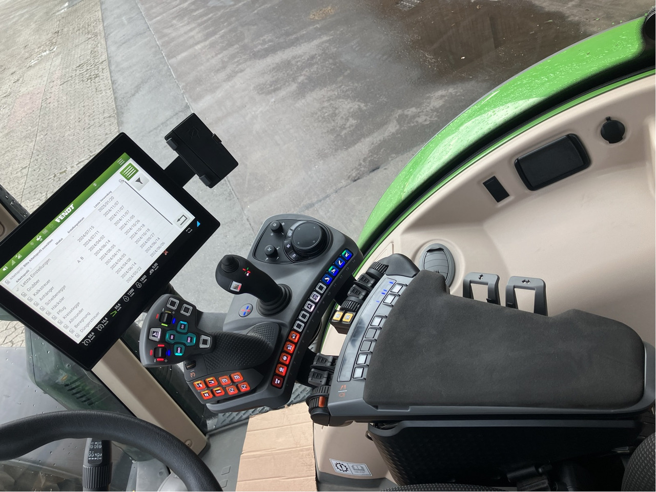 Fendt 724 Vario Gen6 Power Setting2 - Tractor: foto 3 Fendt 724 Vario Gen6 Power Setting2 - Tractor: foto 3